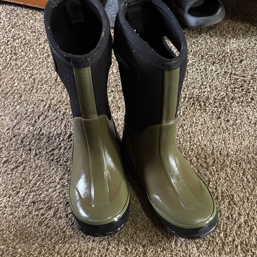 OAK Kids Rain Boots - Olive and Black